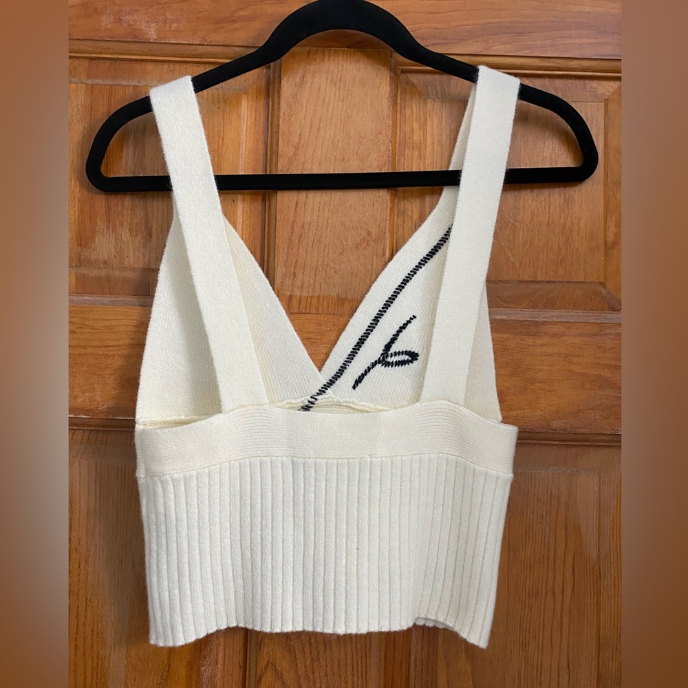 Zara Graphic Tank Sweater Featuring A Line Drawn Face On Front, size Medium - Picture 2 of 2